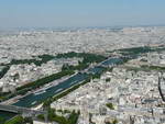 Eiffelturm Blick von der 3 Etage des Eiffelturms auf Paris mit dem Grand Palais.